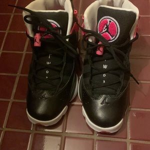 Jordan 6 rings size 6.5 Y black & pink